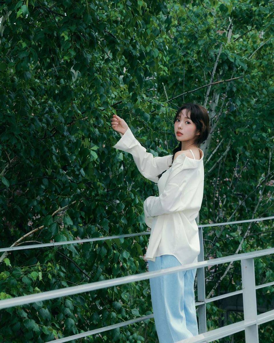 inspirasi daily outfit ala Chae Soo Bin (instagram.com/soobinms)