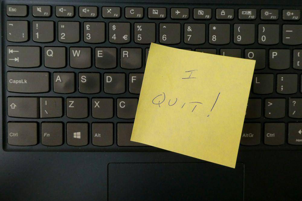 ilustrasi resign (unsplash.com/Nick Fewings)