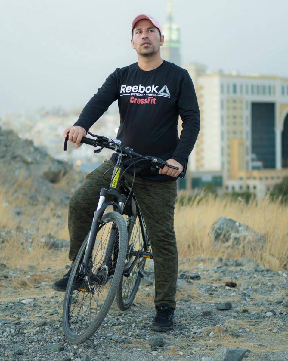 outfit naik sepeda (pexels.com/Aamir Nazir)