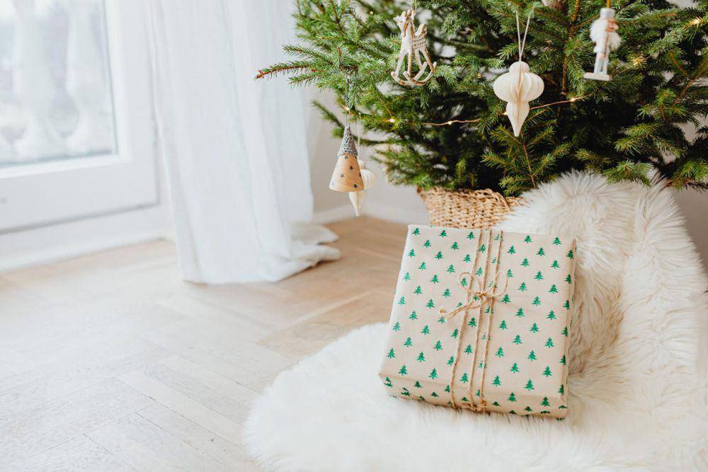 kado untuk natal (pexels.com/Photo By: Kaboompics.com)