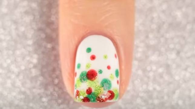 ide nail art natal (youtube.com/Kelli Marissa)