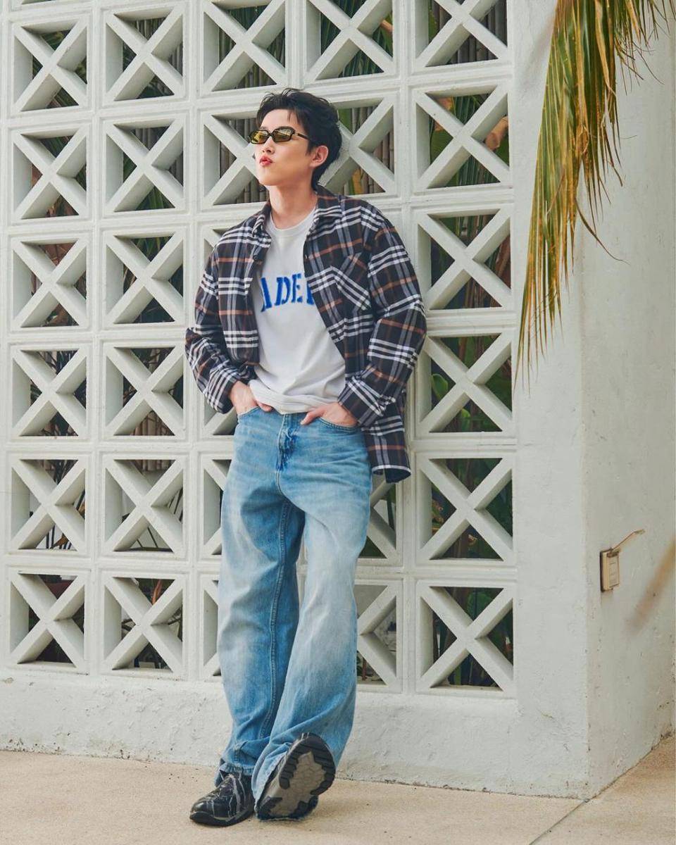 outfit soft boy ala Both Nattapong (instagram.com/bbbothhh)