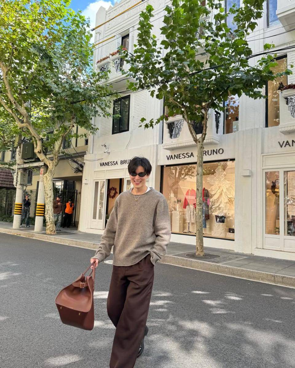 outfit soft boy ala Both Nattapong (instagram.com/bbbothhh)