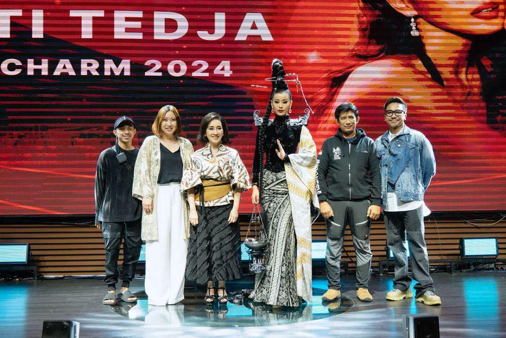 7 Potret Kostum Nasional Melati Tedja untuk Ajang Miss Charm 2024