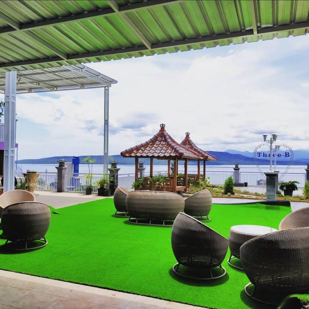 Rekomendasi Kafe Resto View Selat Bali, Cocok untuk Healing