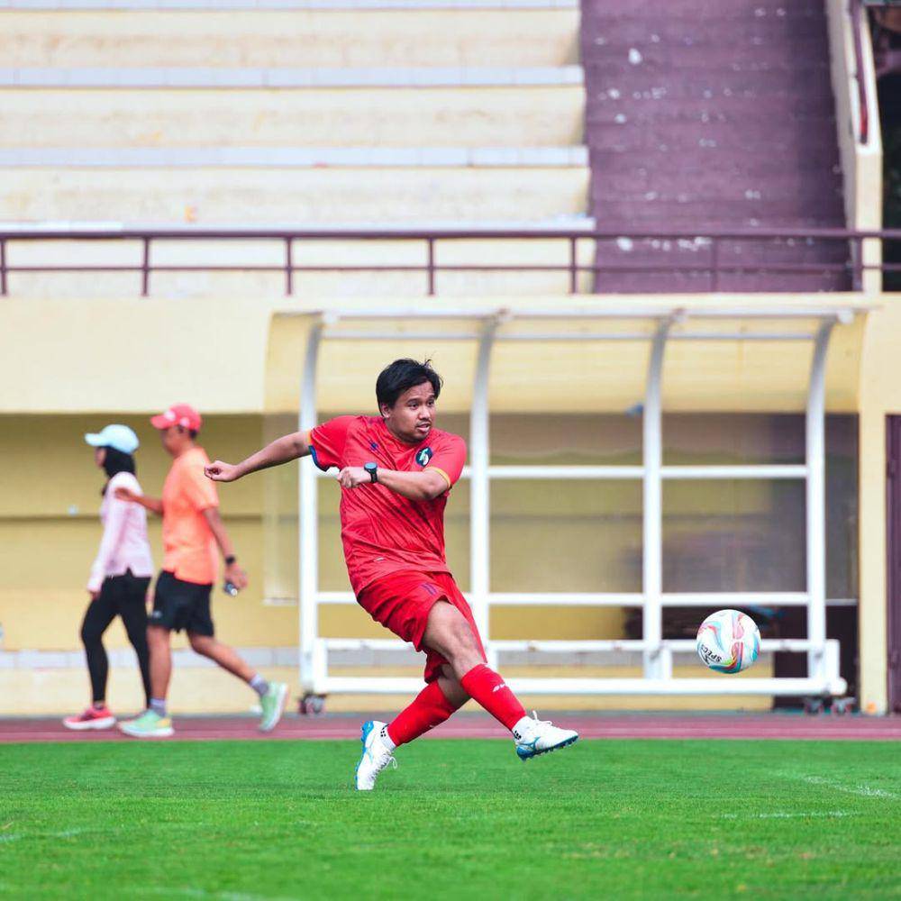 Joshua Suherman main bola (instagram.com/jojosuherman)