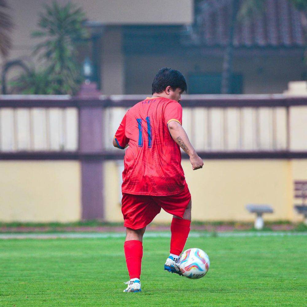 Joshua Suherman main bola (instagram.com/jojosuherman)