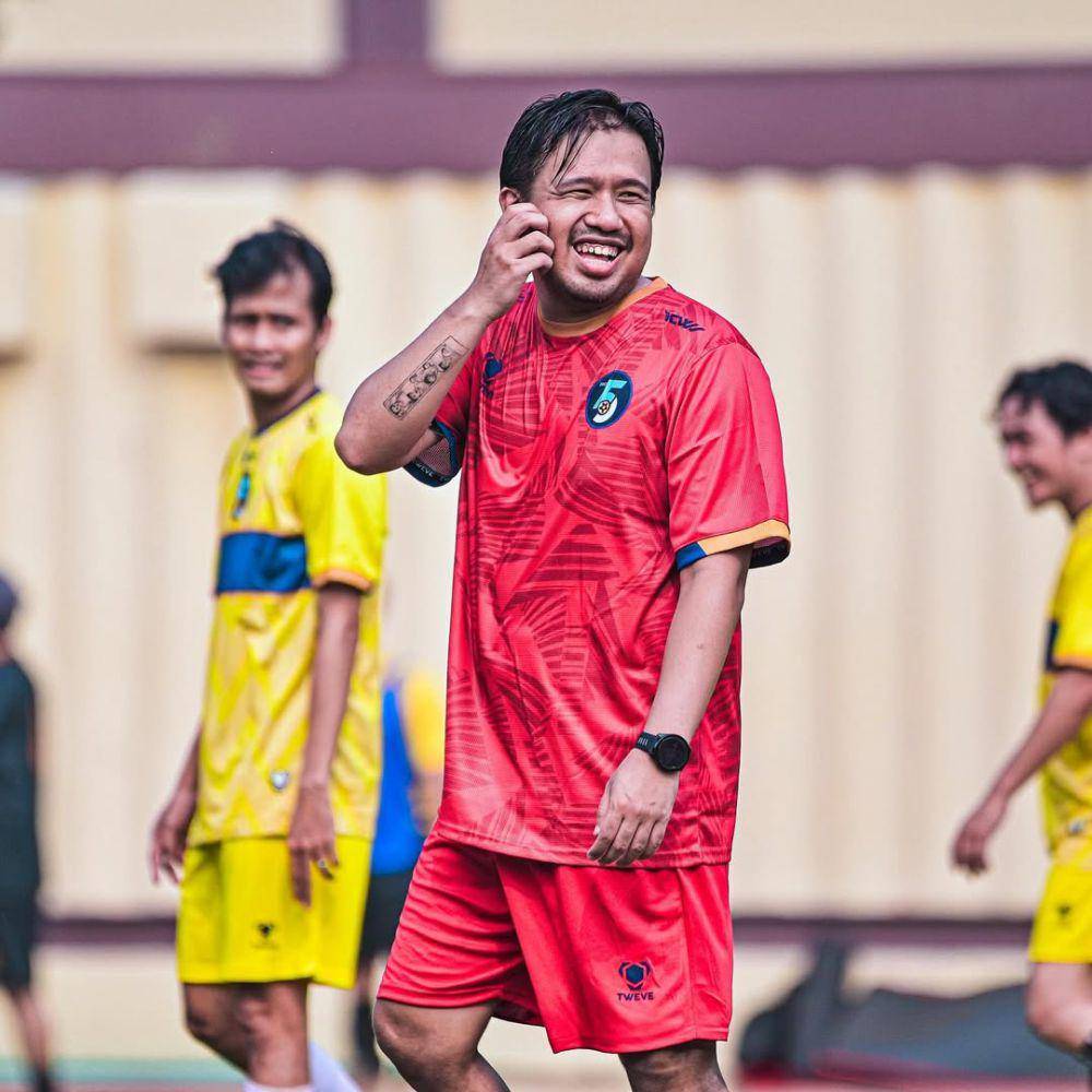 Joshua Suherman main bola (instagram.com/jojosuherman)