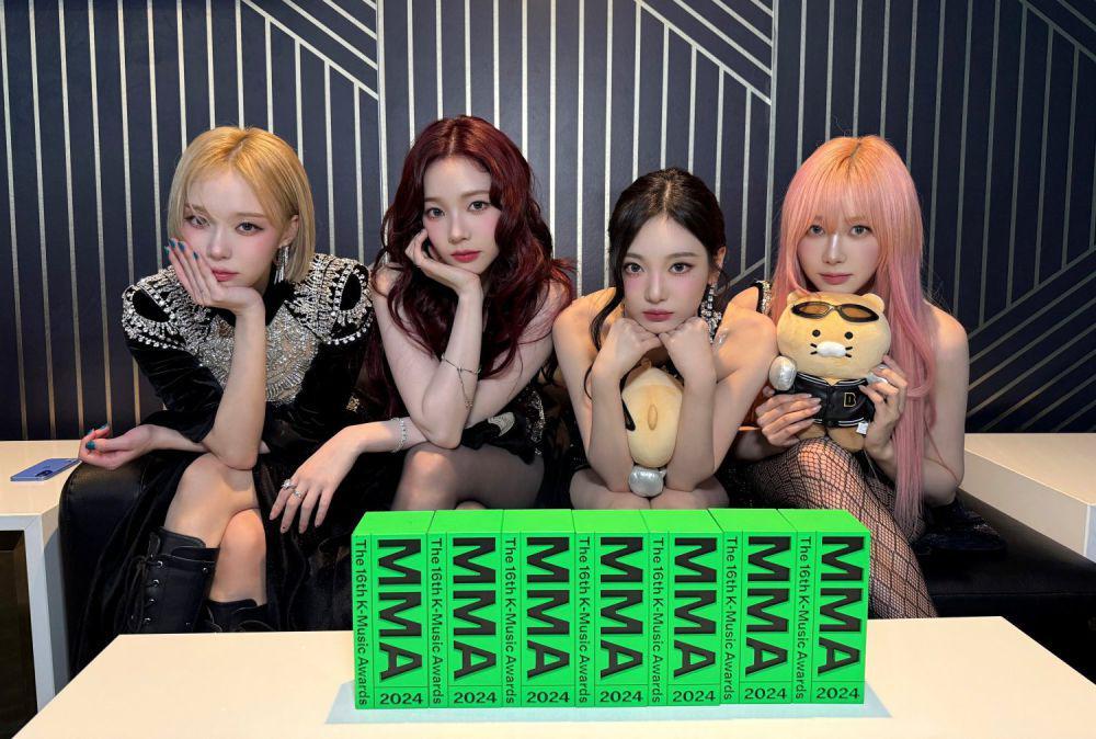 4 Girl Group Gen Empat yang Meraih Piala Penghargaan Terbanyak!