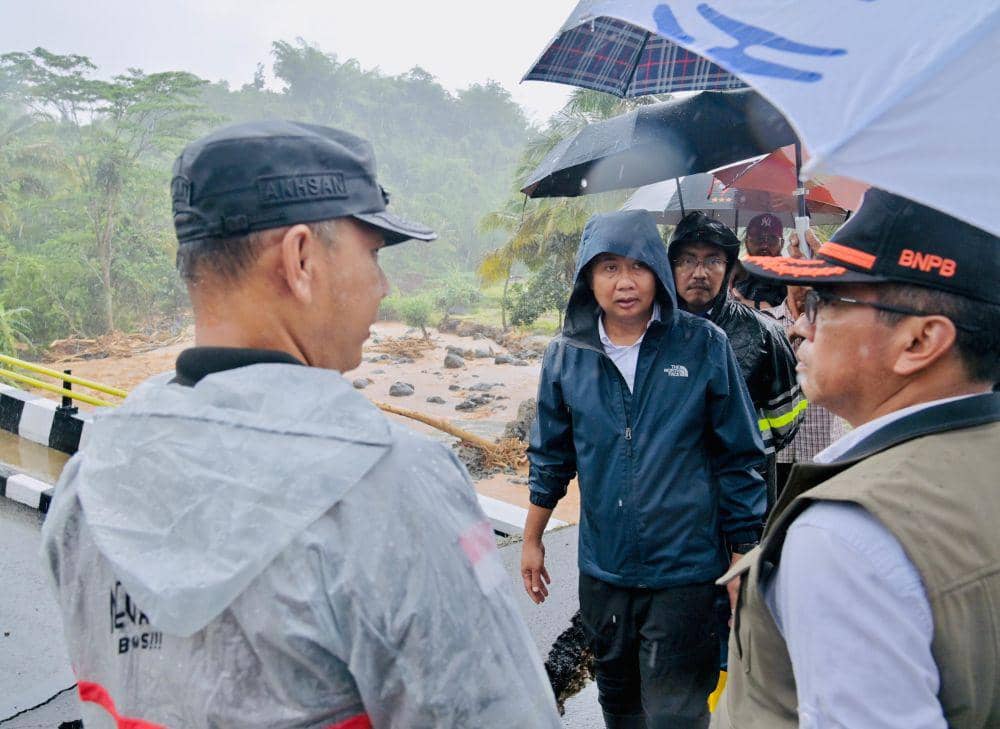 Datangi Lokasi Bencana Alam Sukabumi, Bey Beri Tiga Catatan Penting