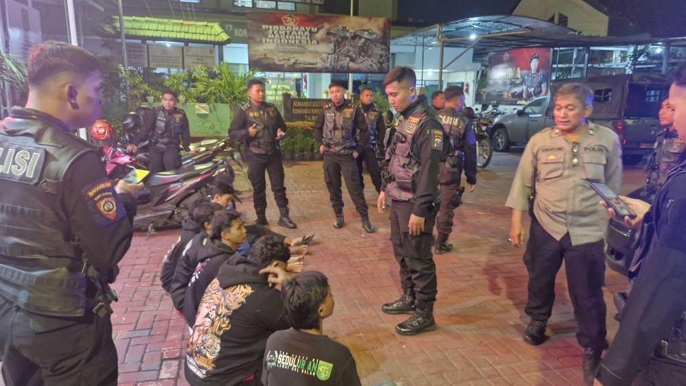 Tujuh Anggota PSHT Dibekuk Polisi Usai Tawuran di Kya-Kya Surabaya