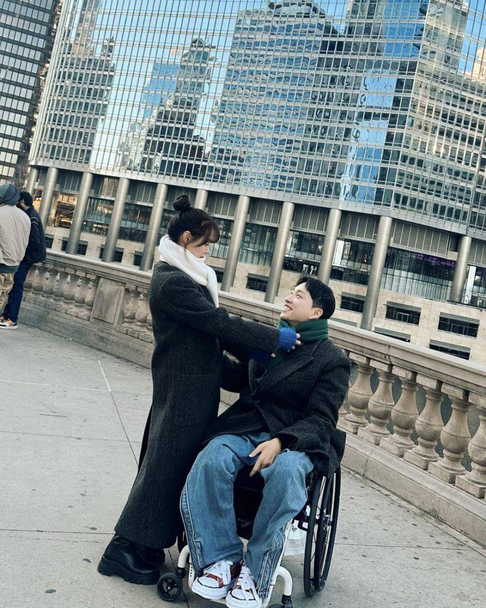 momen honeymoon Song Ji Eun dan Park We di AS (instagram.com/bimil_jieun)