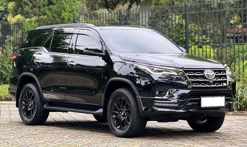 Toyota Fortuner 2.8 GR Sport 4x4 2024 (instagram.com/mobil.murahku)