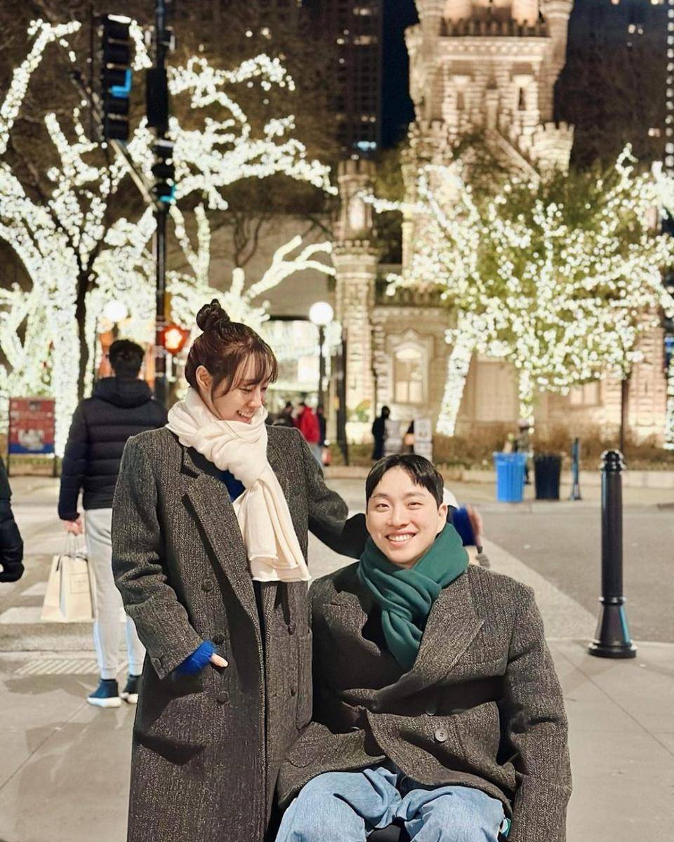 momen honeymoon Song Ji Eun dan Park We di AS (instagram.com/bimil_jieun)