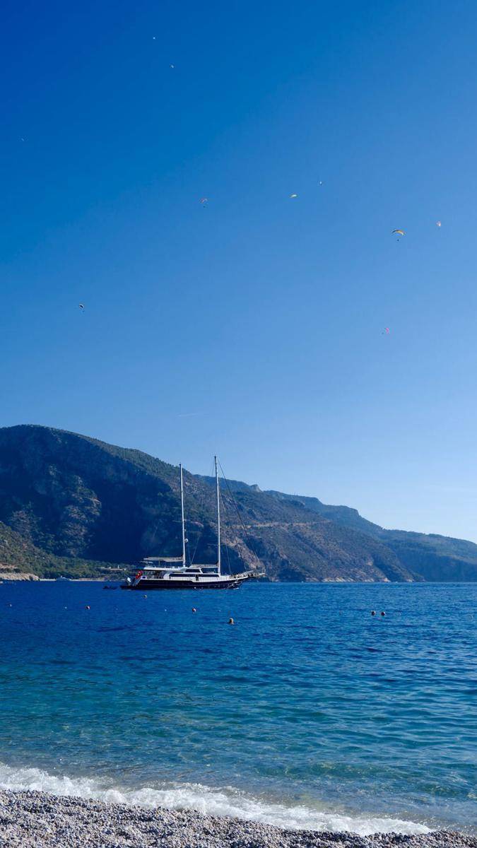 potret pantai Fethiye, Turki yang menghadap Laut Mediterania (pexels.com/Şeyma Akar)