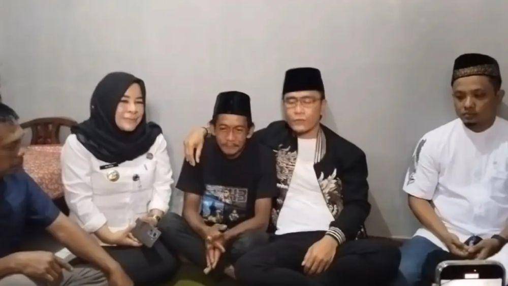 Potret Gus Miftah Bersama Bpk Penjual Es Teh (Foto : Instagram/magelang_raya)