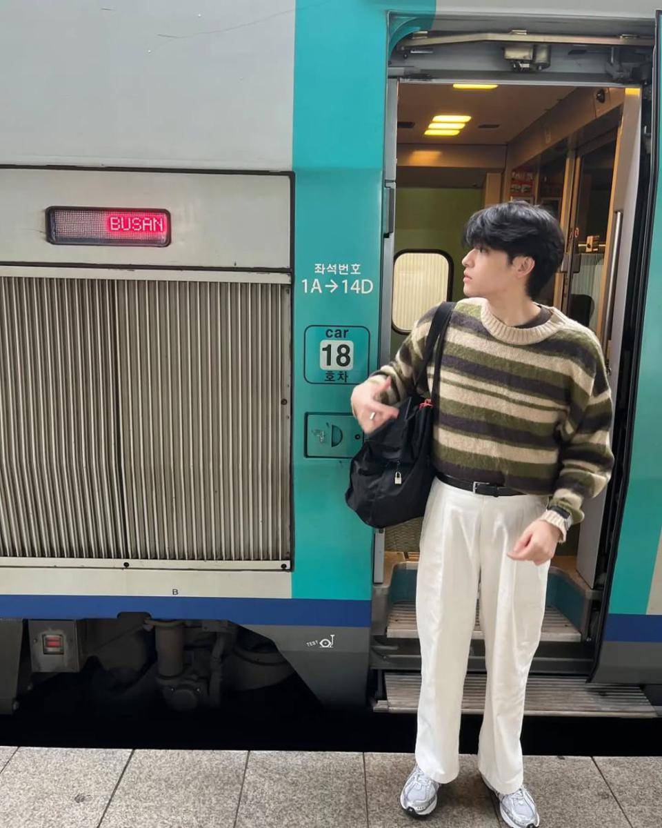 outfit knit wear ala Sky Wongravee (instagram.com/skywongravee)