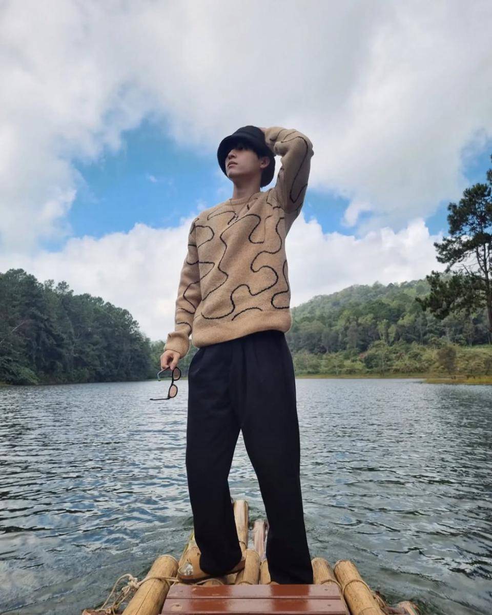 outfit knit wear ala Sky Wongravee (instagram.com/skywongravee)