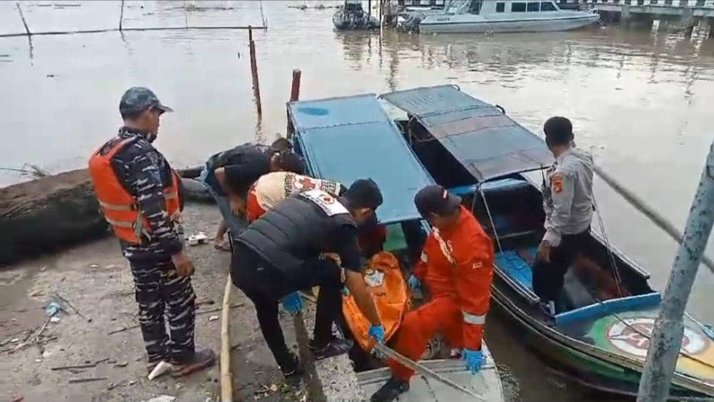 Terikat Rantai ODGJ Ditemukan Tewas Tenggelam di Sungai Musi