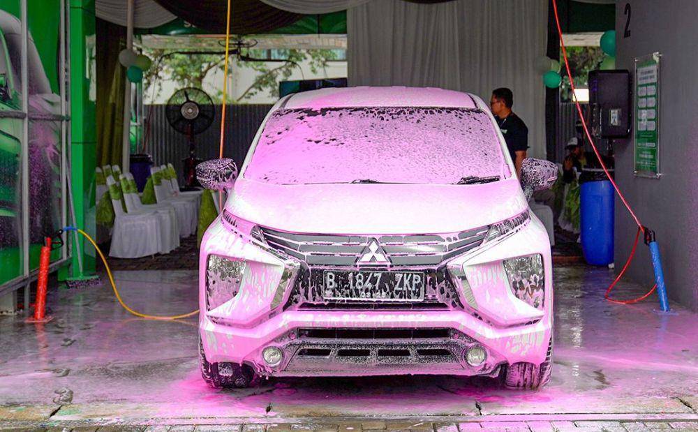Pencucian mobil di GT Wash (GT Wash)