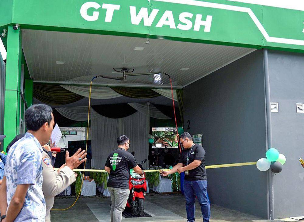Cuci kendaraan jadi lebih efisien (GT Wash)