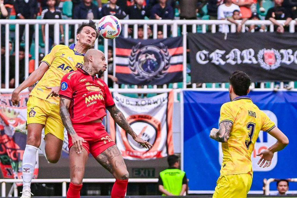 Persik Kediri dalam laga menghadapi Persija Jakarta pada pekan ke-12 Liga 1 2024/2025. (instagram.com/persikfcofficial)