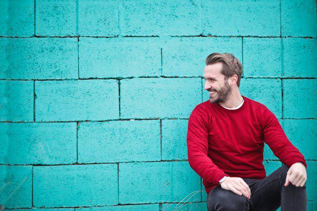 5 Tips Tampil Kece Menggunakan Sweatshirt untuk Pria, Catat Bro!