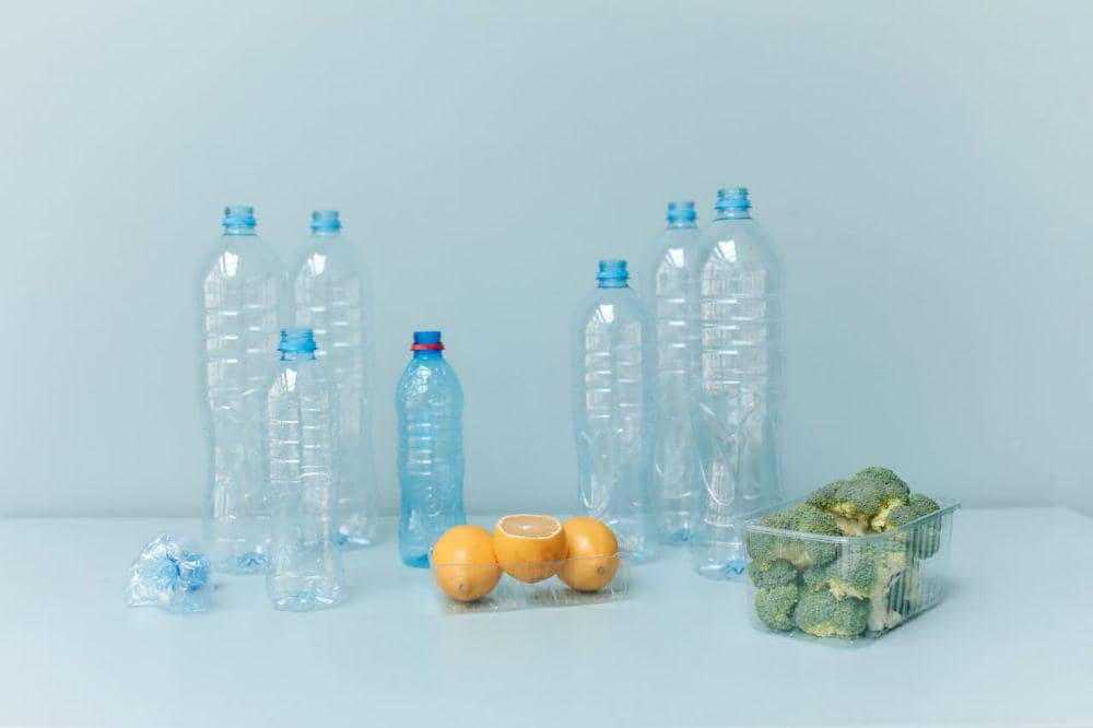 ilustrasi botol plastik (pexels.com/Polina Tankilevitch)