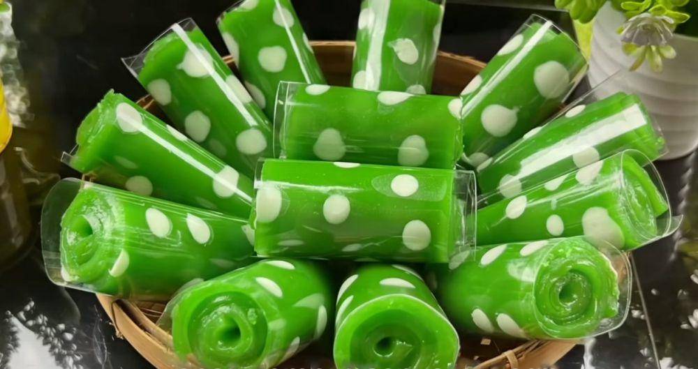 ilustrasi lapis gulung pandan polkadot (YouTube.com/HOBI MASAK)
