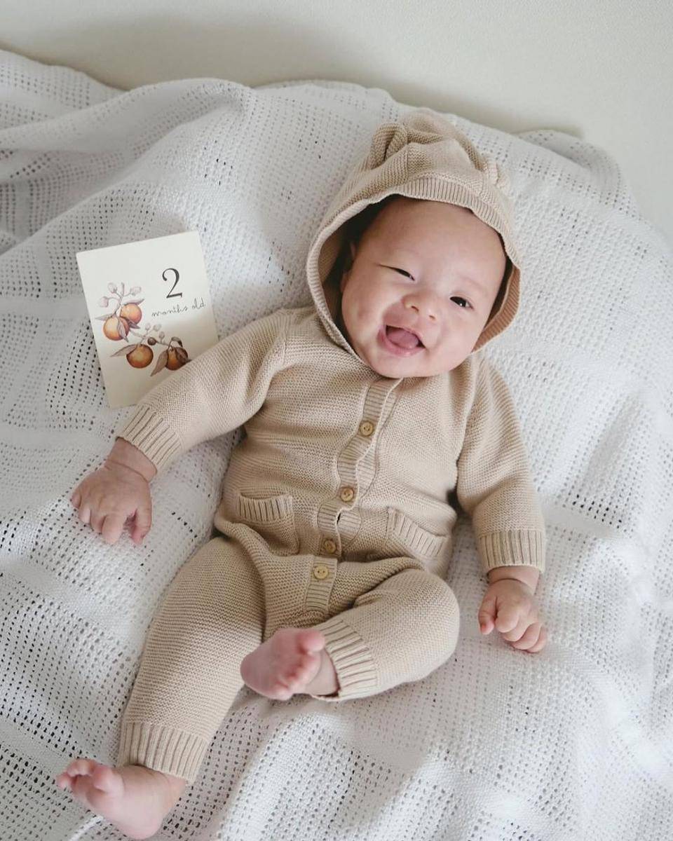 baby photoshoot anak Pamela Bowie (instagram.com/pammybowie)