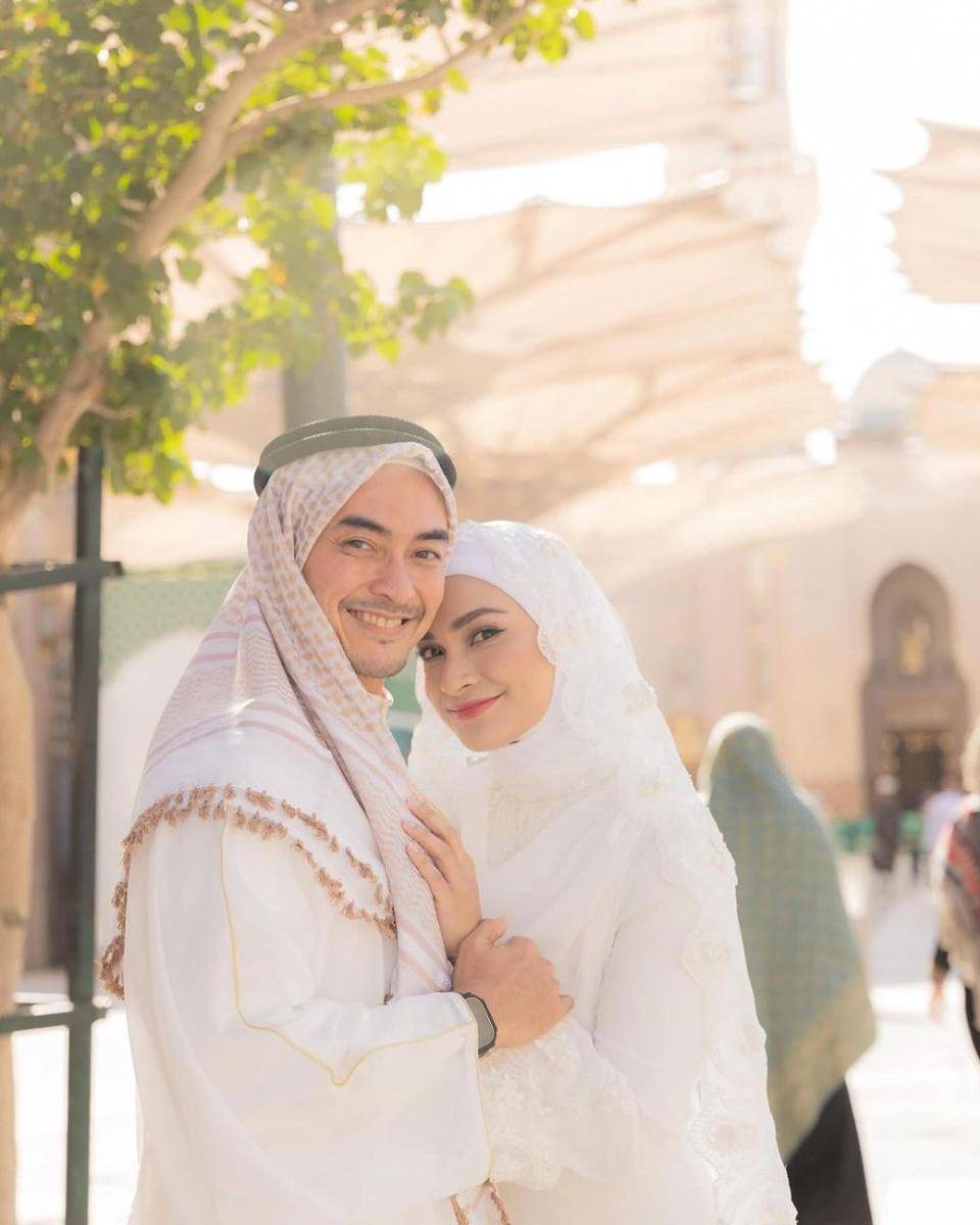 Gaya Putri Zulhas Saat Menikah dengan Zumi Zola di Masjid Nabawi (instagram.com/putri_zulhas)