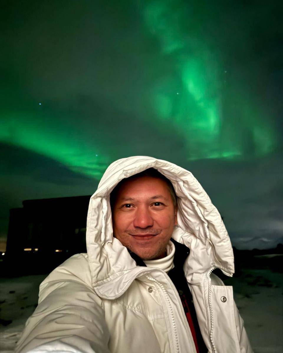 potret Gading Marten melihat aurora di Norwegia (instagram.com/gadiiing)