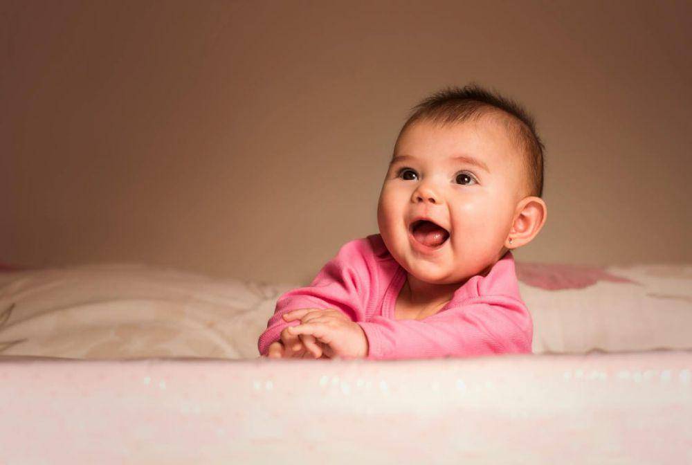 iustrasi memanjakan bayi (pexels.com/daniel reche)