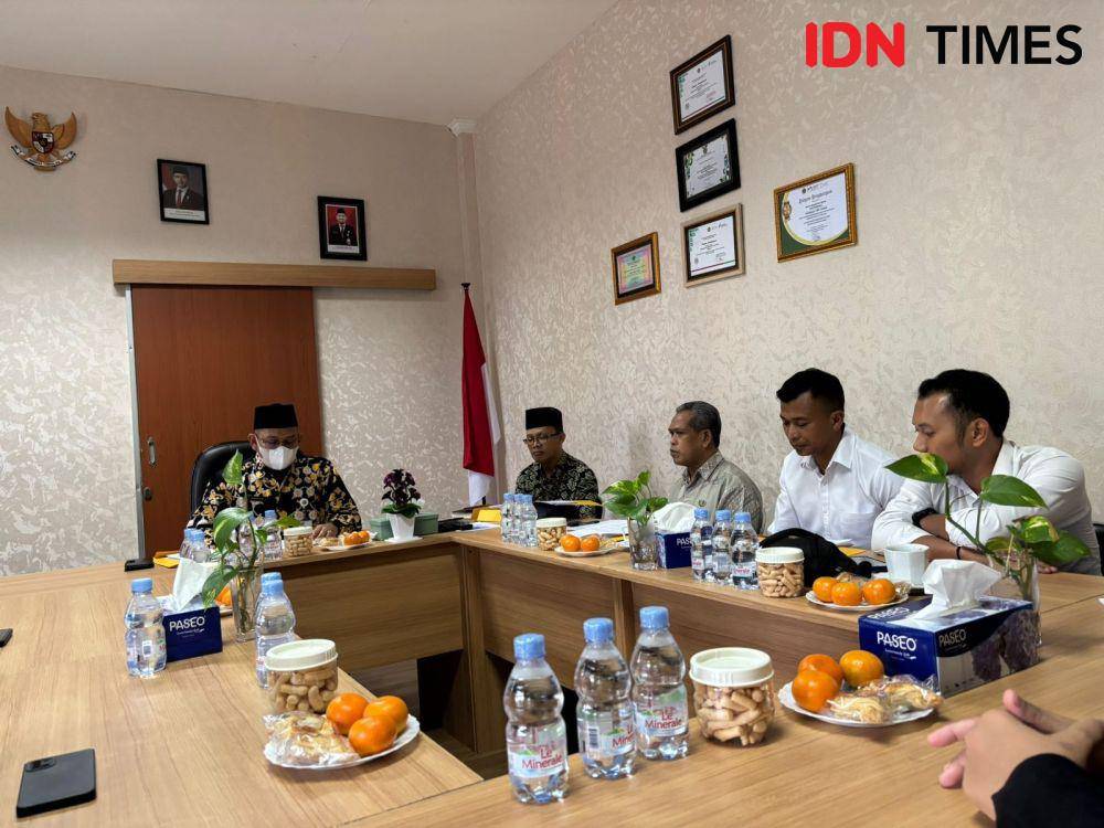 Pertemuan antara Kemenag Balikpapan, pelapor, Kesbangpol Balikpapan dan Polresta Balikpapan, Kamis (5/12/2024). (IDN Times/Erik Alfian)
