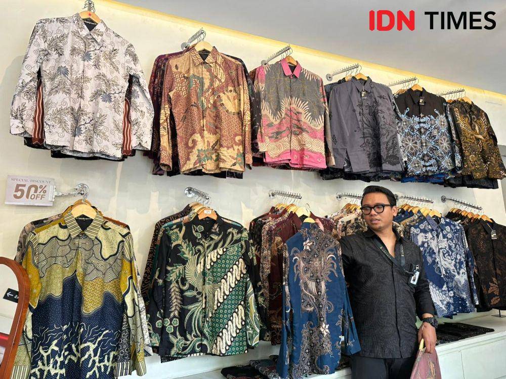 Koleksi batik dari brand lokal Arkanza di Laweyan Solo. (IDN Times/Larasati Rey)