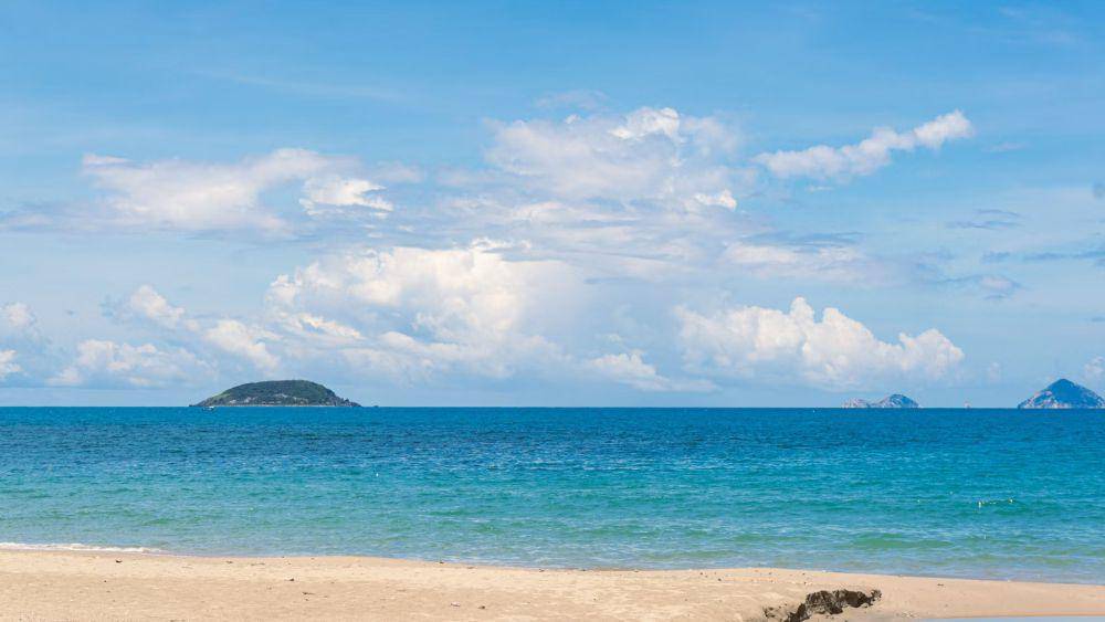 ilustrasi Pantai Nha Trang (unsplash.com/StarUniqu3)