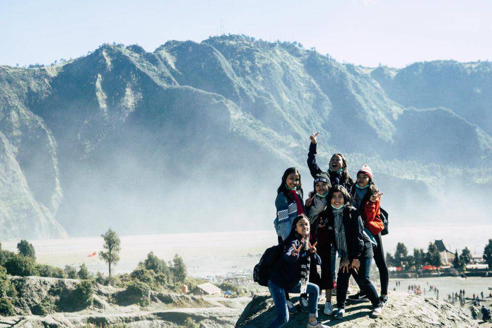 ilustrasi staycation bersama teman dekat (pexels.com/Dewa Prabawa)