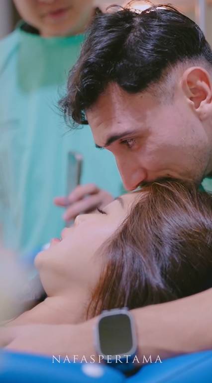 Vincent Verhaag dampingi Jessica Iskandar lahiran anak ketiga (Nafas Pertama via instagram.com/inijedar)
