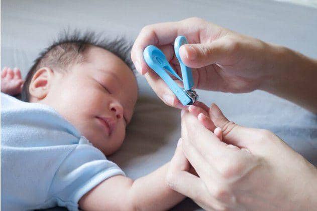 Tips Memotong Kuku Bayi dengan Aman, Mudah dan Efektif!