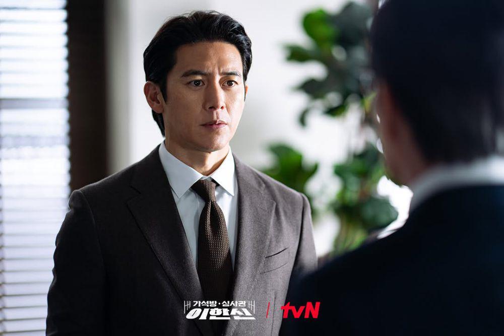 8 Cara Han Shin Taklukkan Musuh di Parole Examiner Lee, Mind Blowing!