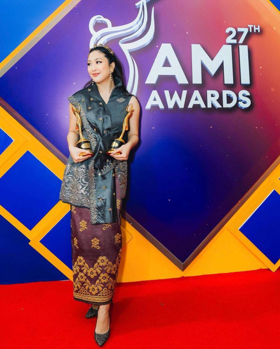 potret Sherina Munaf raih penghargaan AMI Awards 2024 (instagram.com/sherinamunaf)