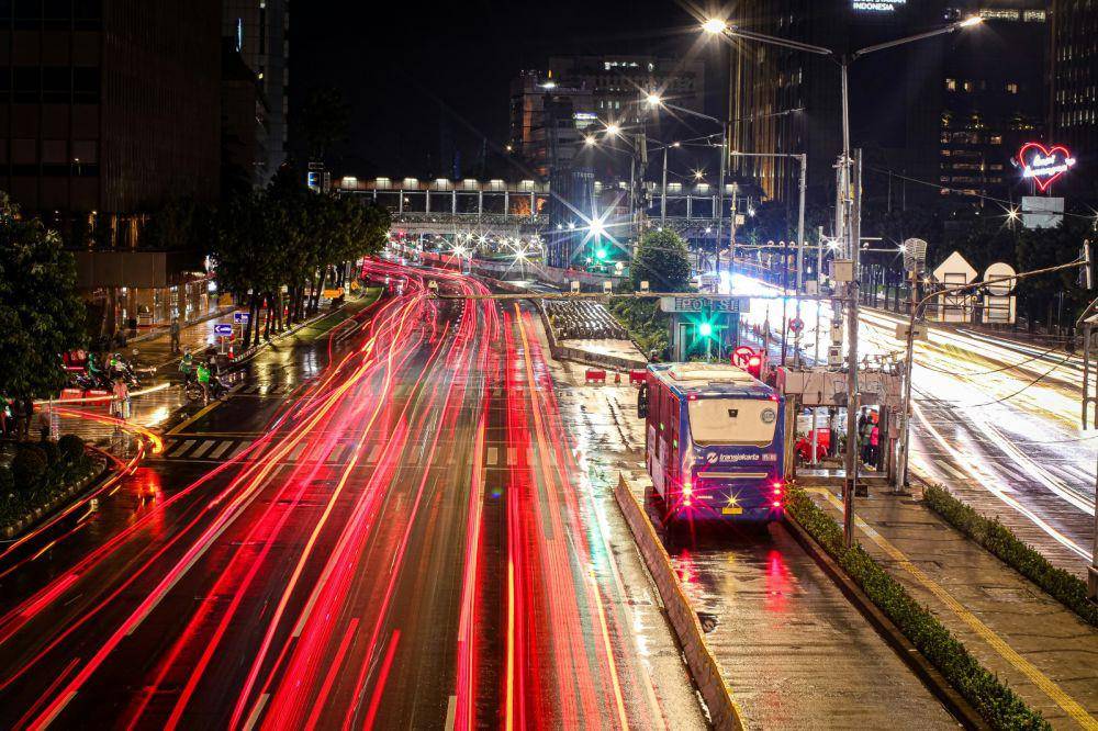 Ilustrasi Transjakarta (Unsplash.com/Farrel R. S.)