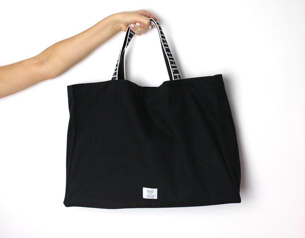 5 Tote Bag Kanvas untuk Menemani Berbagai Acara Santai