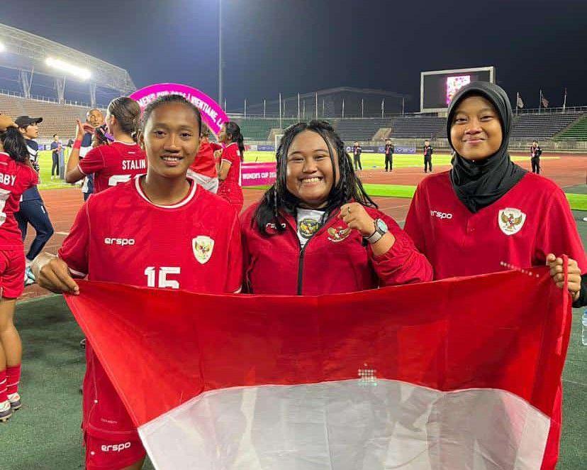 2 Mahasiswi Unesa Antarkan Timnas Putri Juara Piala AFF 2024