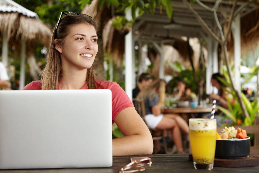 5 Zodiak yang Paling Cocok Kerja Freelance, Ada Kamu?