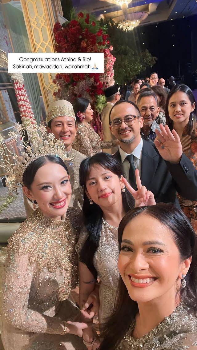 artis di resepsi Rio Haryanto dan Athina (Instagram.com/ersamayori)
