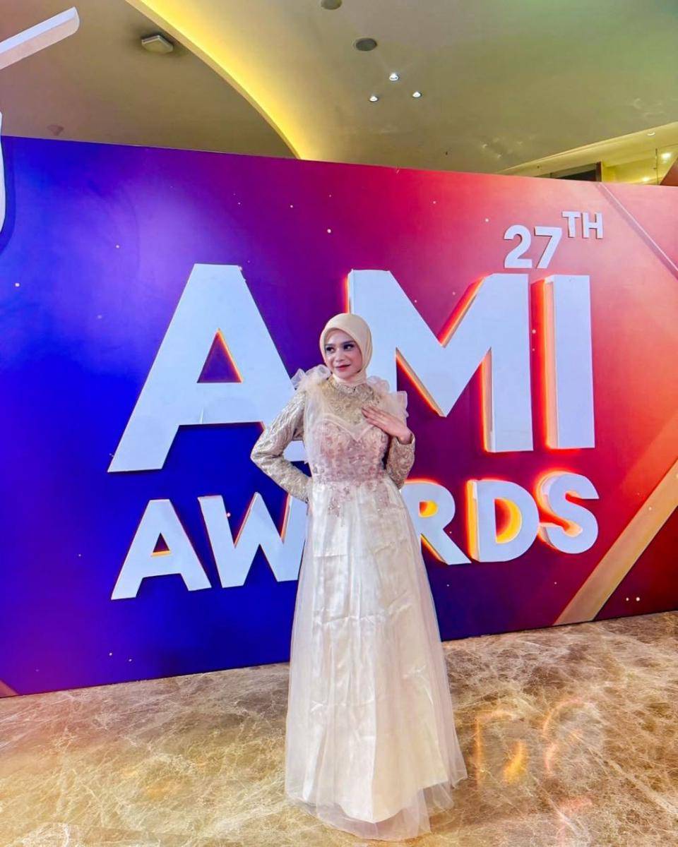 gaya artis di AMI Awards (instagram.com/lida2020janna_28)