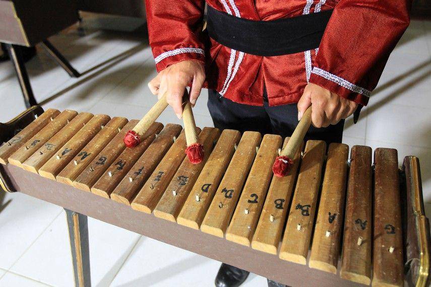 Alat musik Kolintang (Indonesiakaya.com)