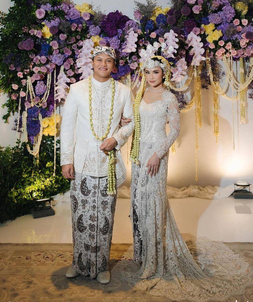Kebaya pernikahan Mahalini. (instagram.com/askyfebrianti)