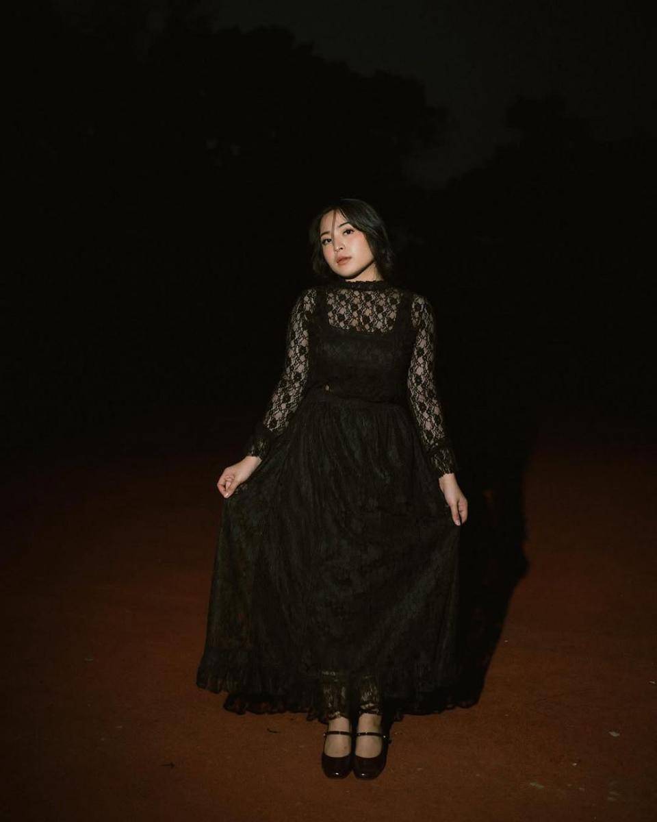 Gaya outfit Bernadya (instagram.com/bernadyaribka)